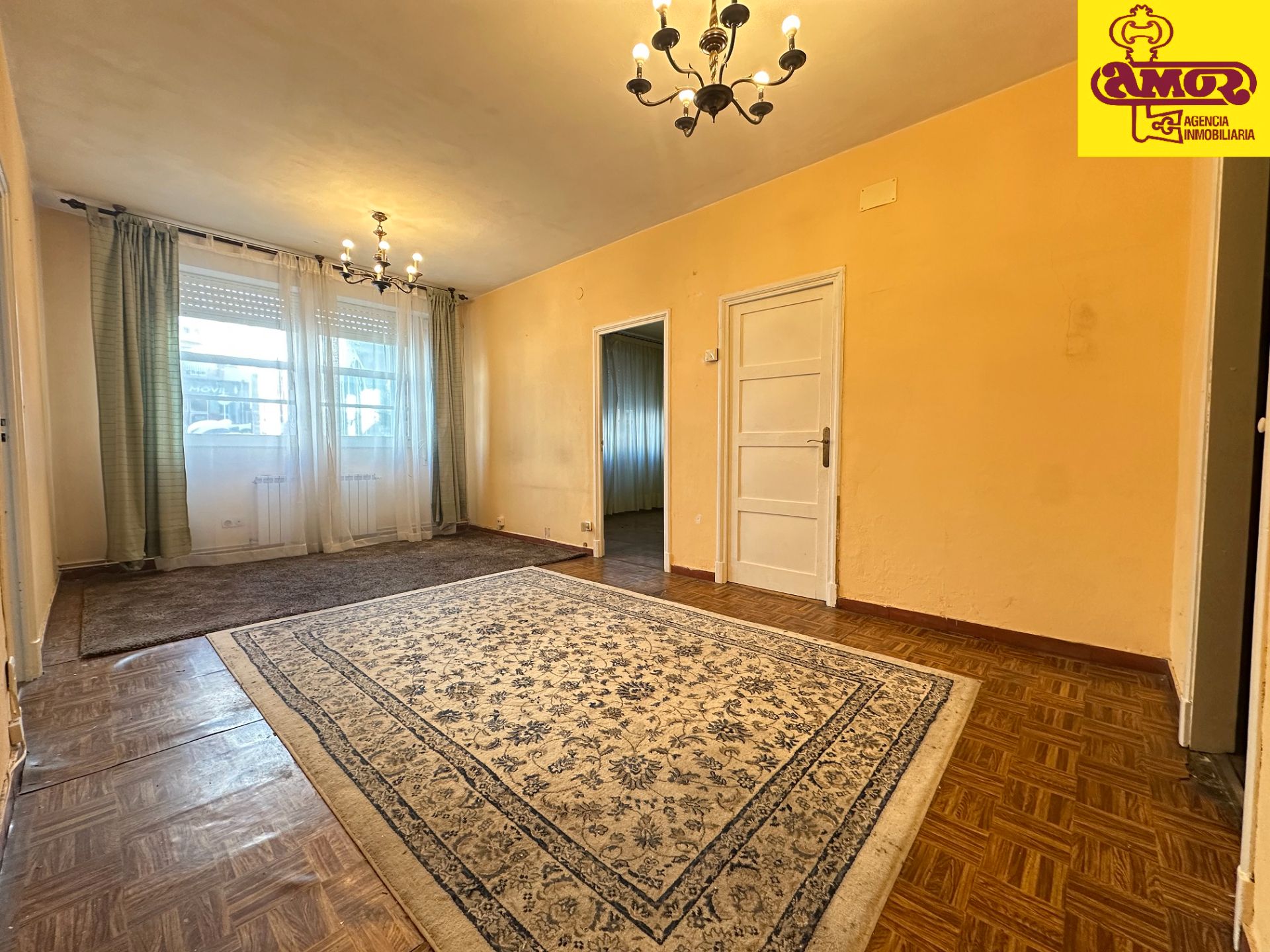 Living room of Flat for sale in Santiago de Compostela 