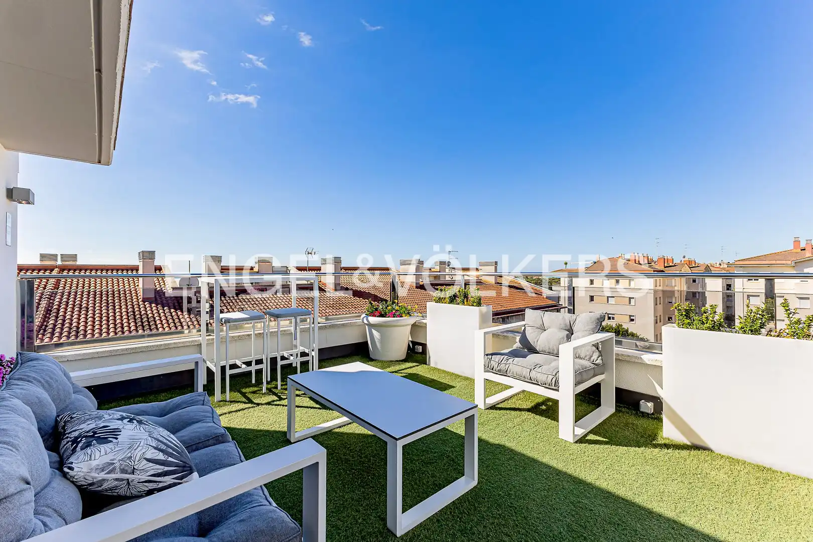 Terraza de Ático en venta en Sitges con Aire acondicionado, Calefacción y Jardín privado