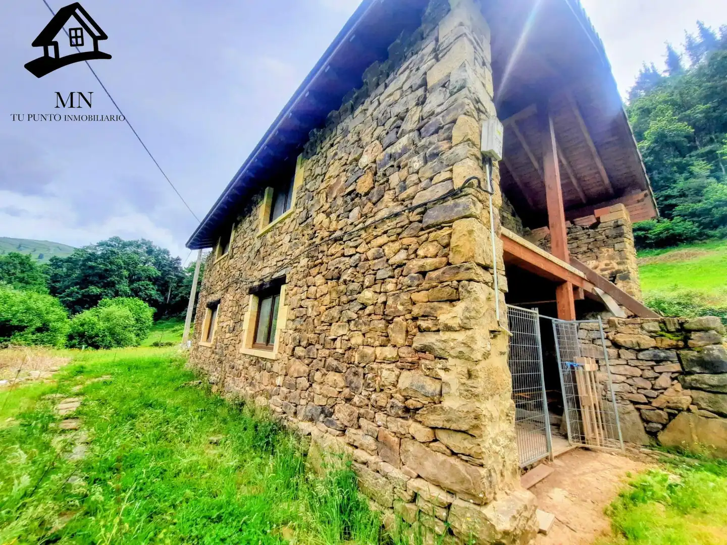 Exterior view of Country homes for sale in San Pedro del Romeral