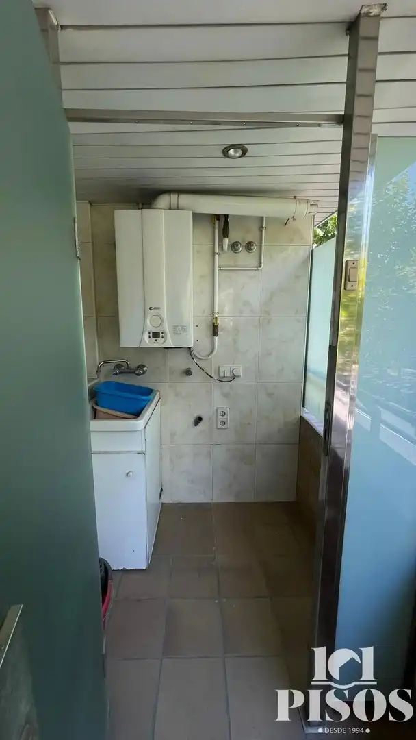 Baño de Piso de alquiler en Sant Cugat del Vallès con Calefacción, Parquet y Terraza