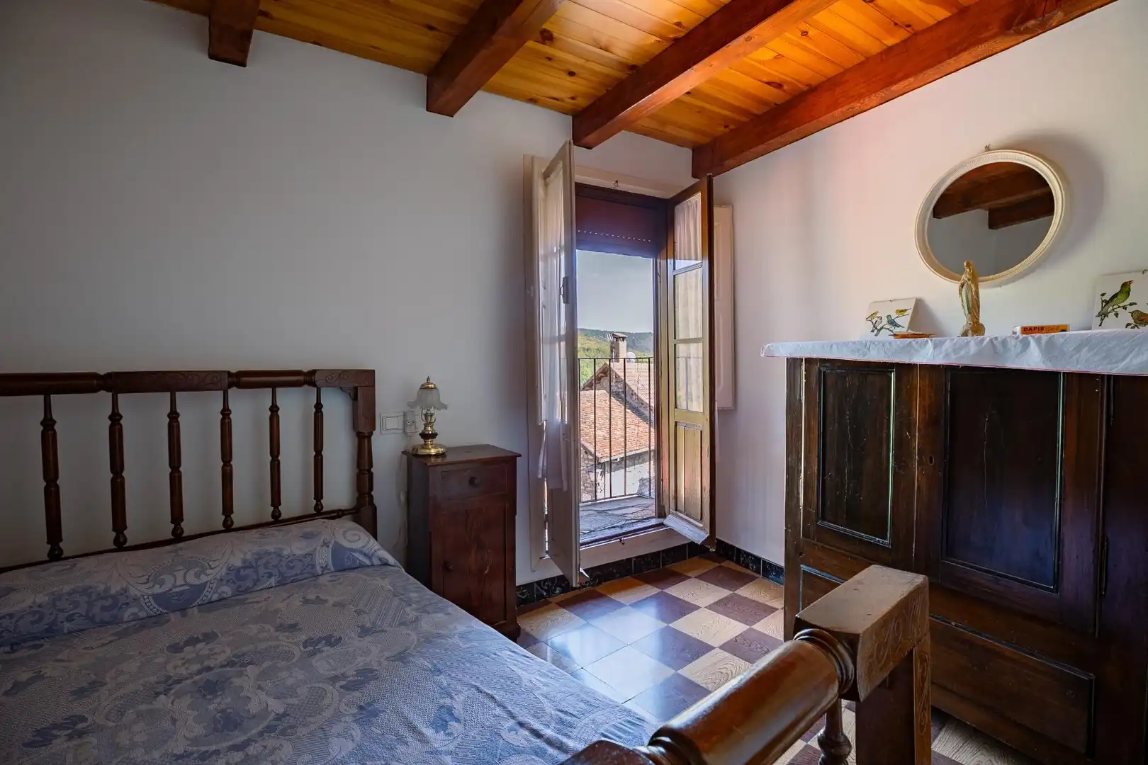 Habitación de Casa o chalet en venta en Aragüés del Puerto con Jardín privado, Terraza y Amueblado