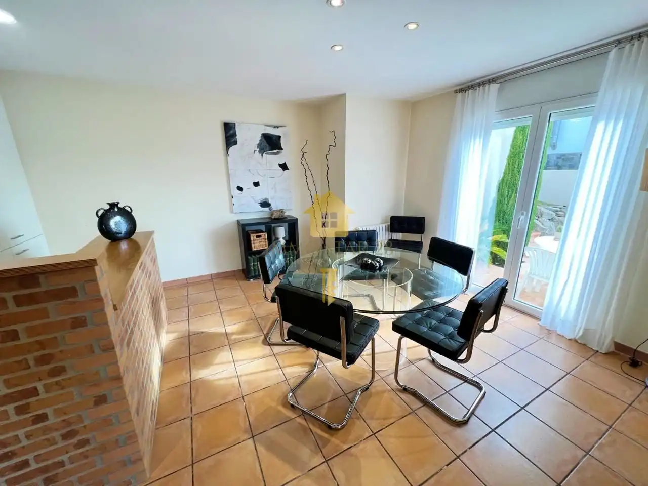 Menjador de Casa o xalet en venda en La Bisbal d'Empordà amb Aire condicionat, Jardí privat i Terrassa