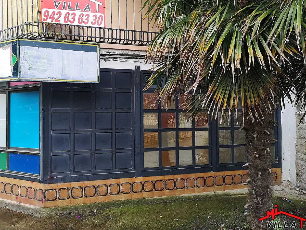 Vista exterior de Local en venda en Laredo