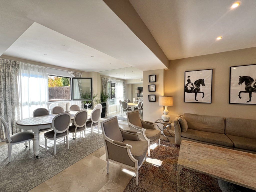 Single-family semi-detached for sale in N/A, Los Satélites - Roza Martín