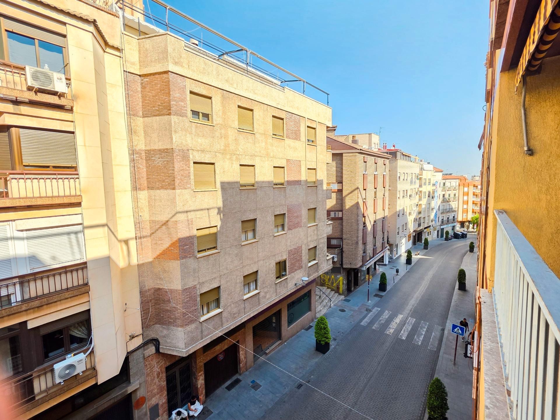 Vista exterior de Piso en venta en  Jaén Capital con Terraza