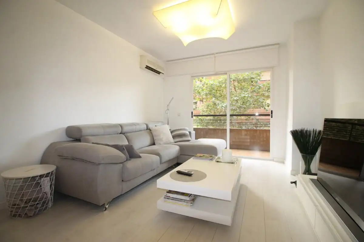 Sala d'estar de Pis de lloguer en Valencia amb Aire condicionat, Parquet i Terrassa