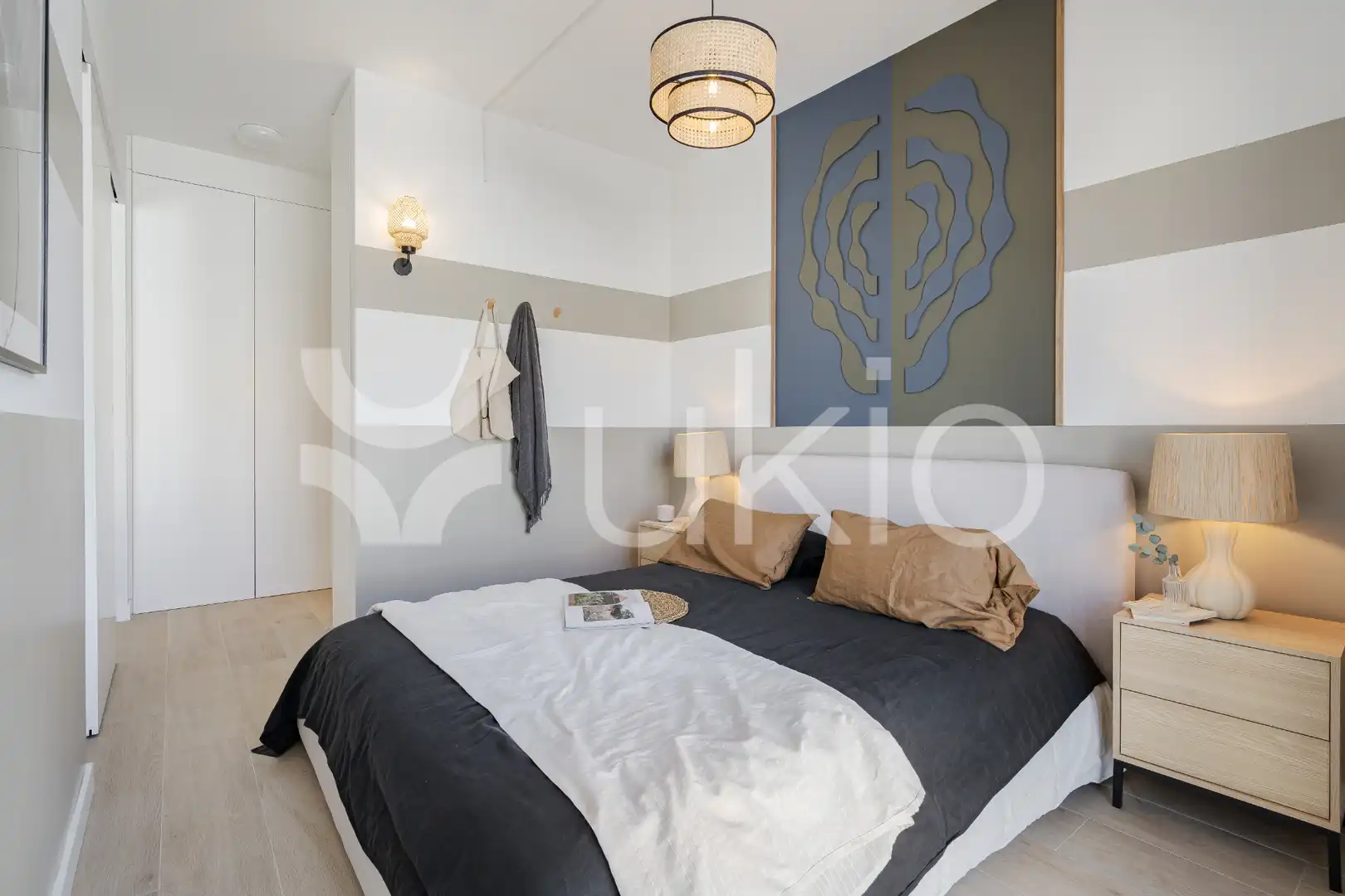 Dormitori de Apartament de lloguer en Madrid amb Aire condicionat, Calefacció i Moblat