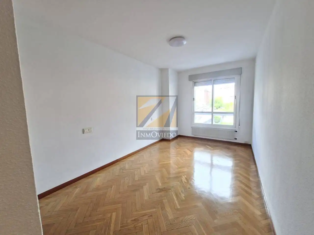 Habitación de Piso en venta en Oviedo  con Calefacción y Terraza