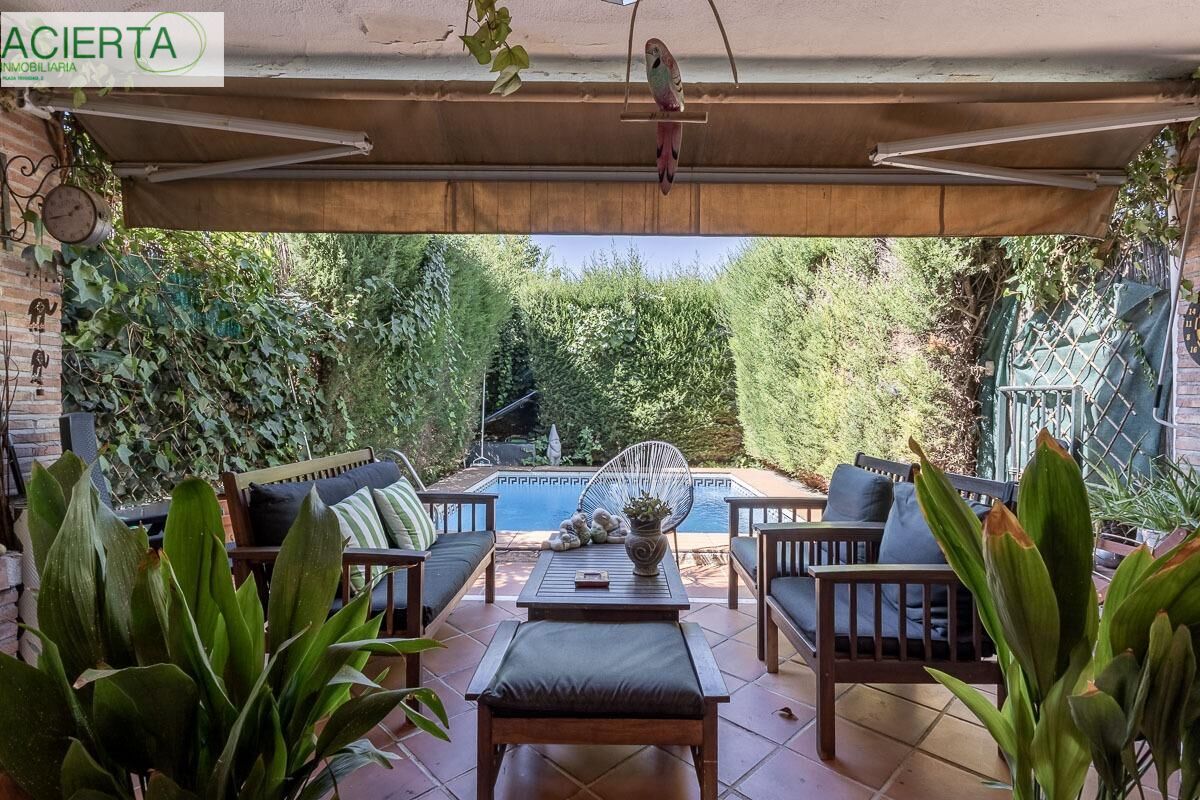 Casa adosada en venta en Calle de la Albahaca, Barrio de la Vega