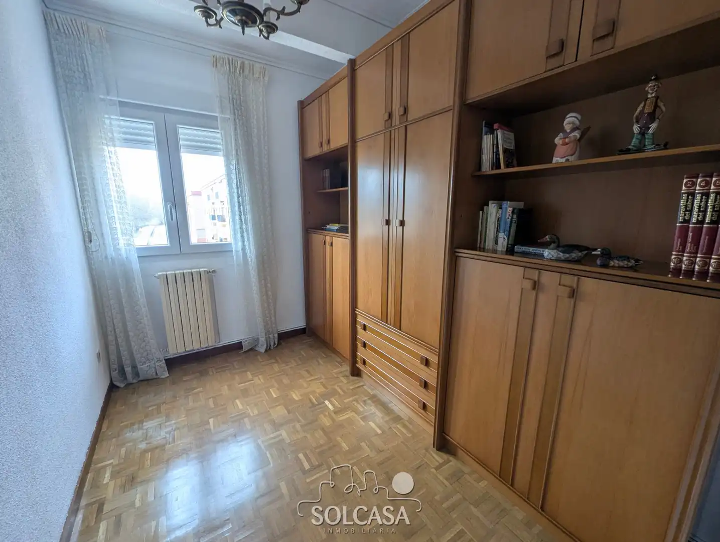 Bedroom of Flat for sale in Valladolid  with Heating, Terrace and Furnished