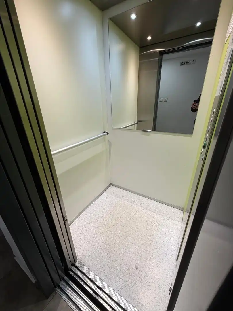Badezimmer von Wohnung zum Verkauf in Salamanca mit Möbliert