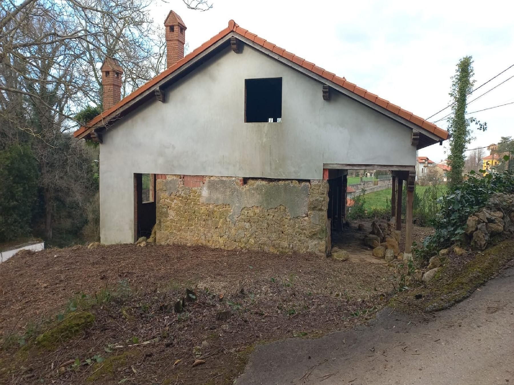 Exterior view of House or chalet for sale in Torrelavega   with Private garden