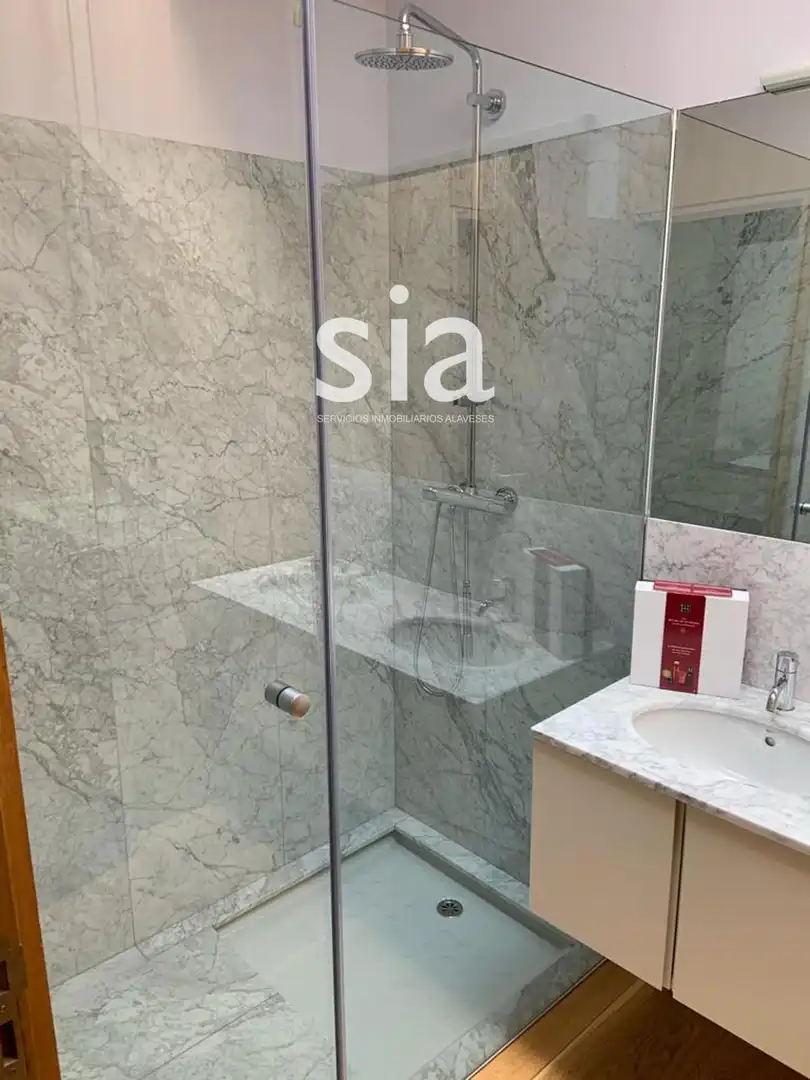 Piso de alquiler en Los Buesa, Mendizorrotza - Armentia