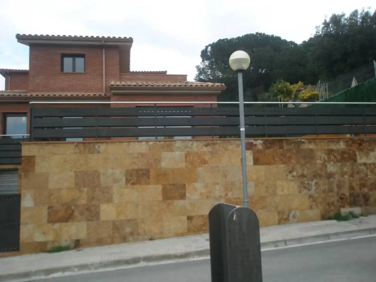 Vista exterior de Casa o chalet en venta en La Roca del Vallès con Aire acondicionado, Calefacción y Jardín privado
