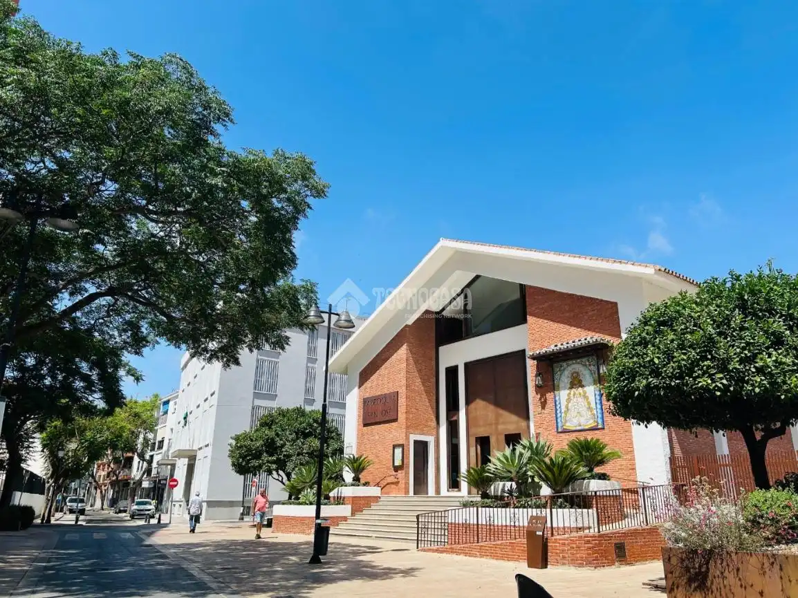Vista exterior de Piso en venta en Fuengirola con Balcón