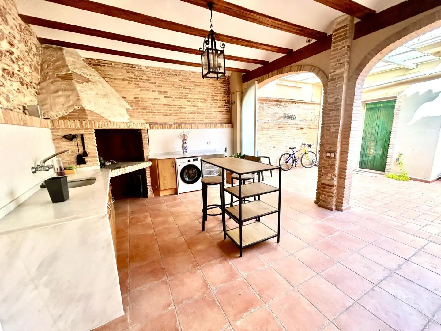Terrasse von Haus oder Chalet zur Miete in Rafelbuñol / Rafelbunyol mit Klimaanlage, Heizung und Privatgarten