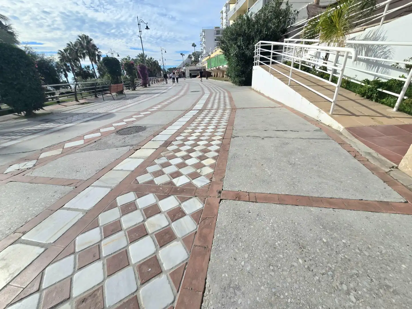 Vista exterior de Estudi en venda en Benalmádena amb Aire condicionat, Terrassa i Moblat