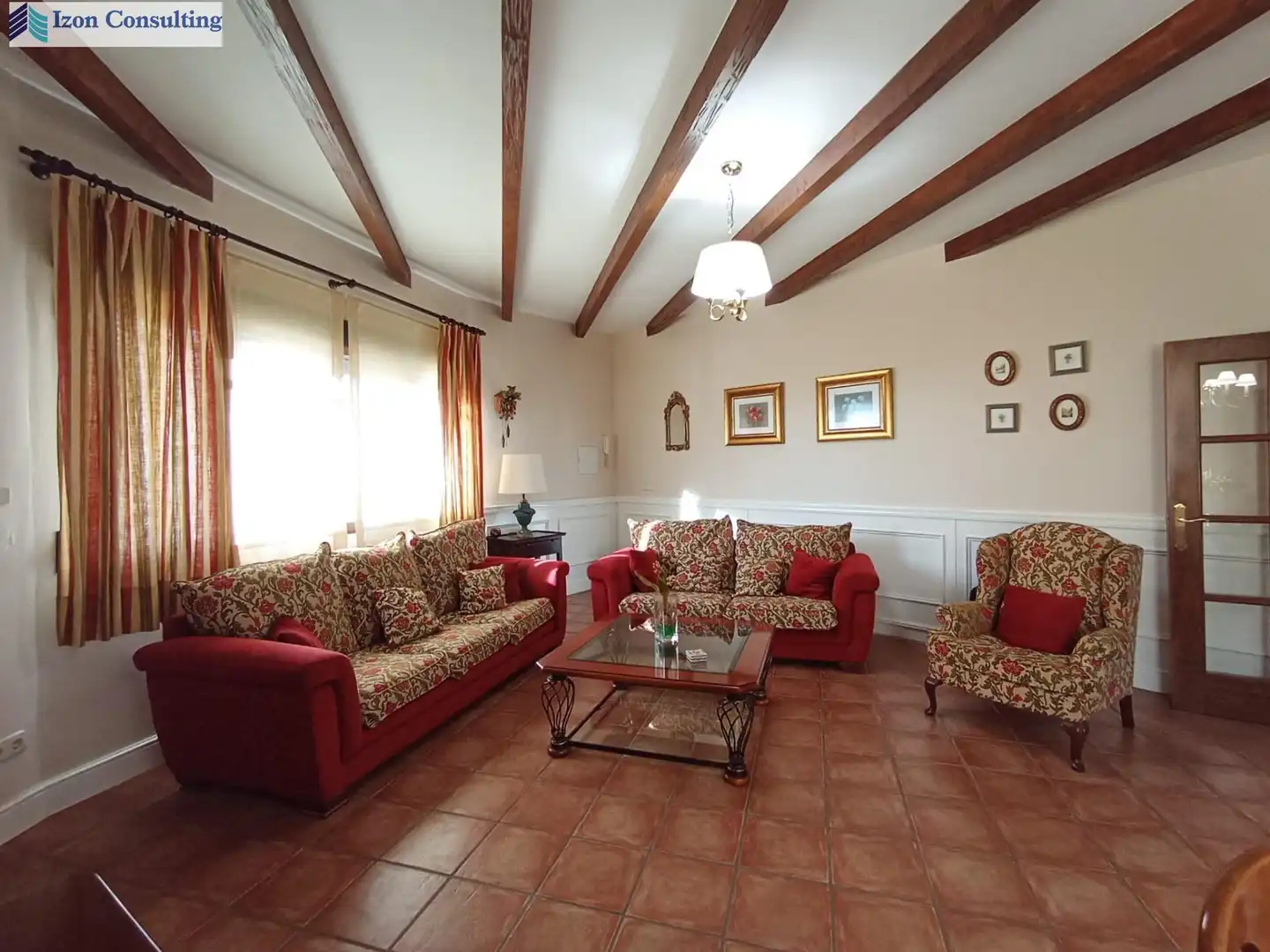 Sala d'estar de Casa o xalet en venda en Villarrobledo amb Aire condicionat, Calefacció i Piscina