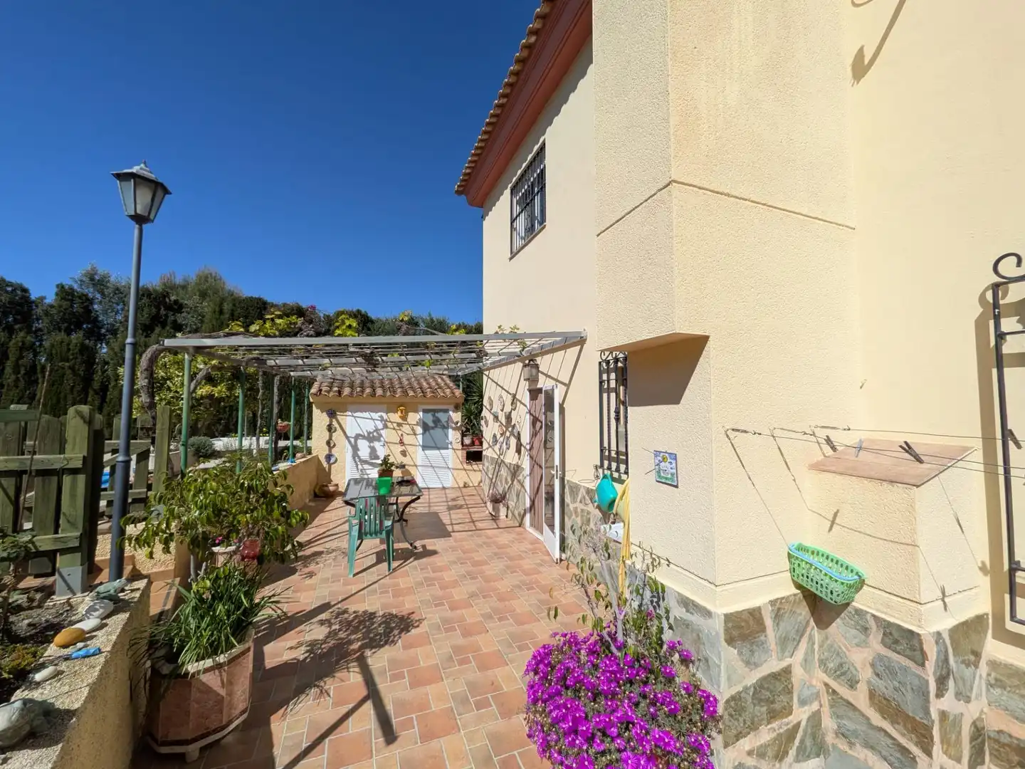 Vista exterior de Casa o chalet en venta en L'Alfàs del Pi con Aire acondicionado, Jardín privado y Terraza