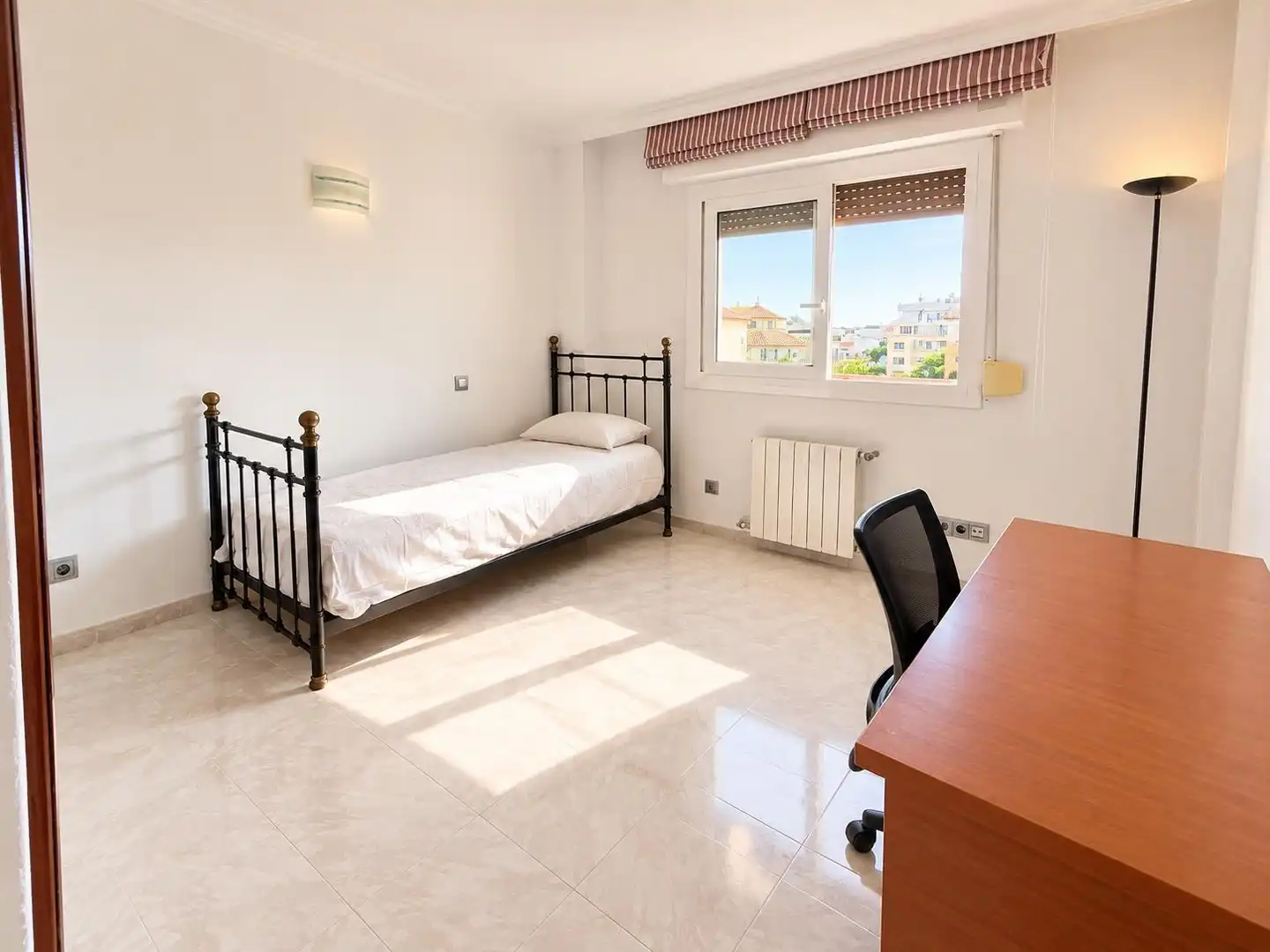 Appartamento con terrazza in affitto a Ponent, imagen 16