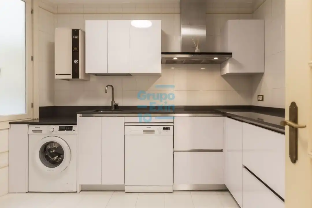 Cocina de Piso de alquiler en Donostia - San Sebastián  con Balcón