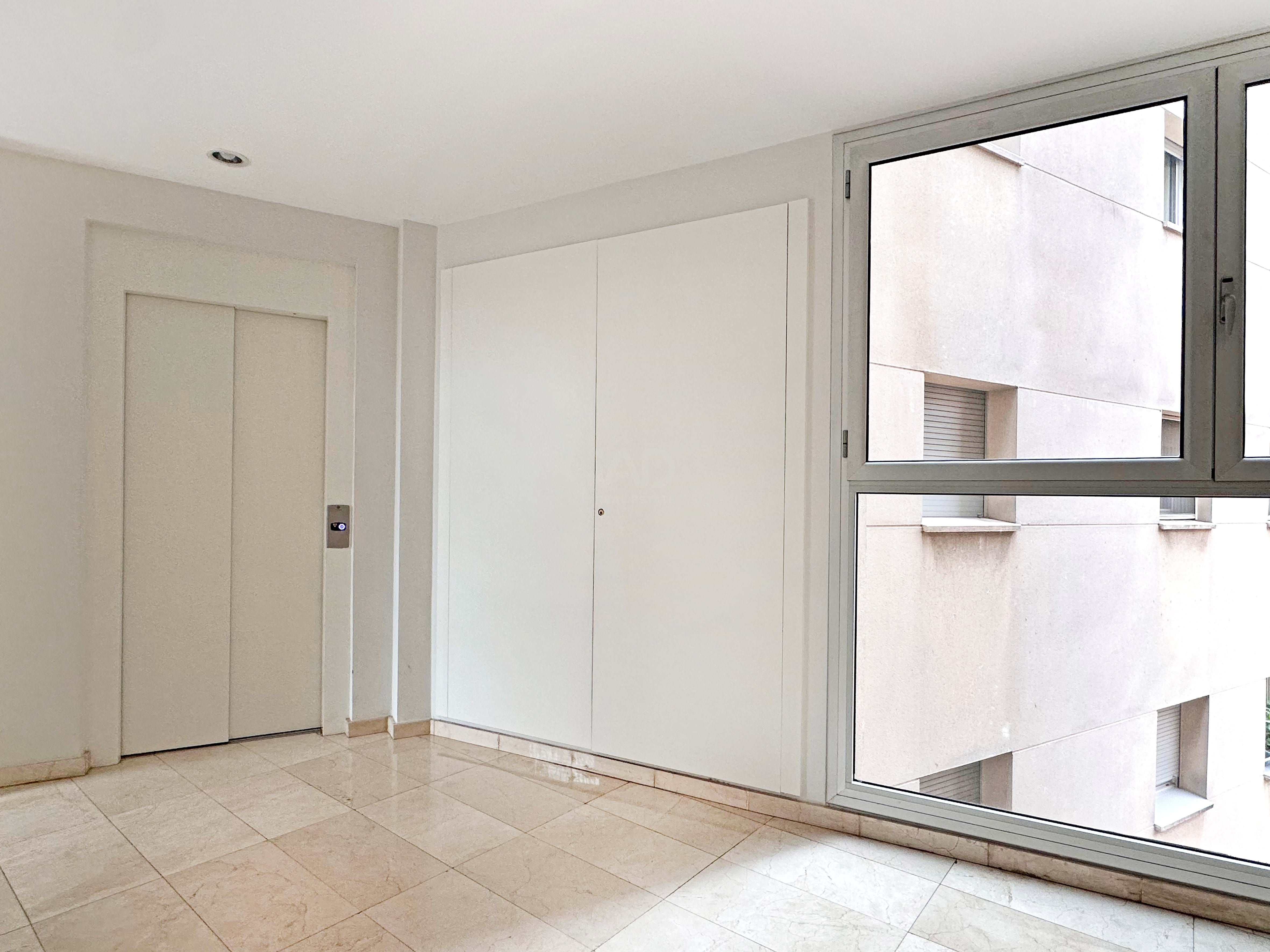 Flat for sale in  Barcelona Capital  with Air Conditioner and Heating