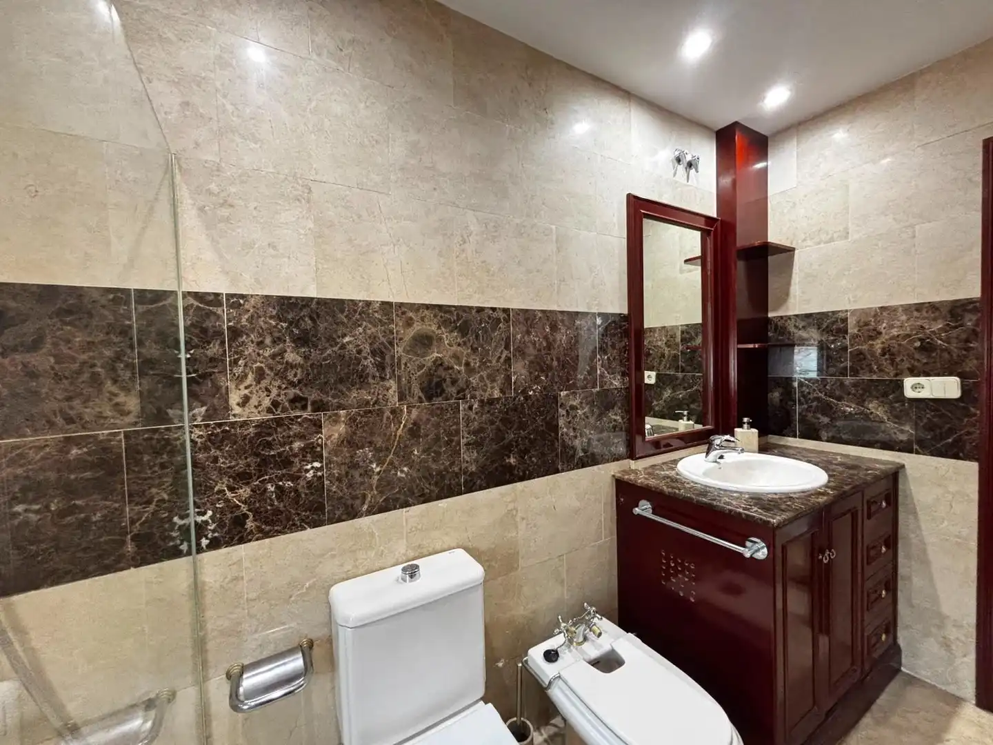 Baño de Piso en venta en Sabadell con Calefacción