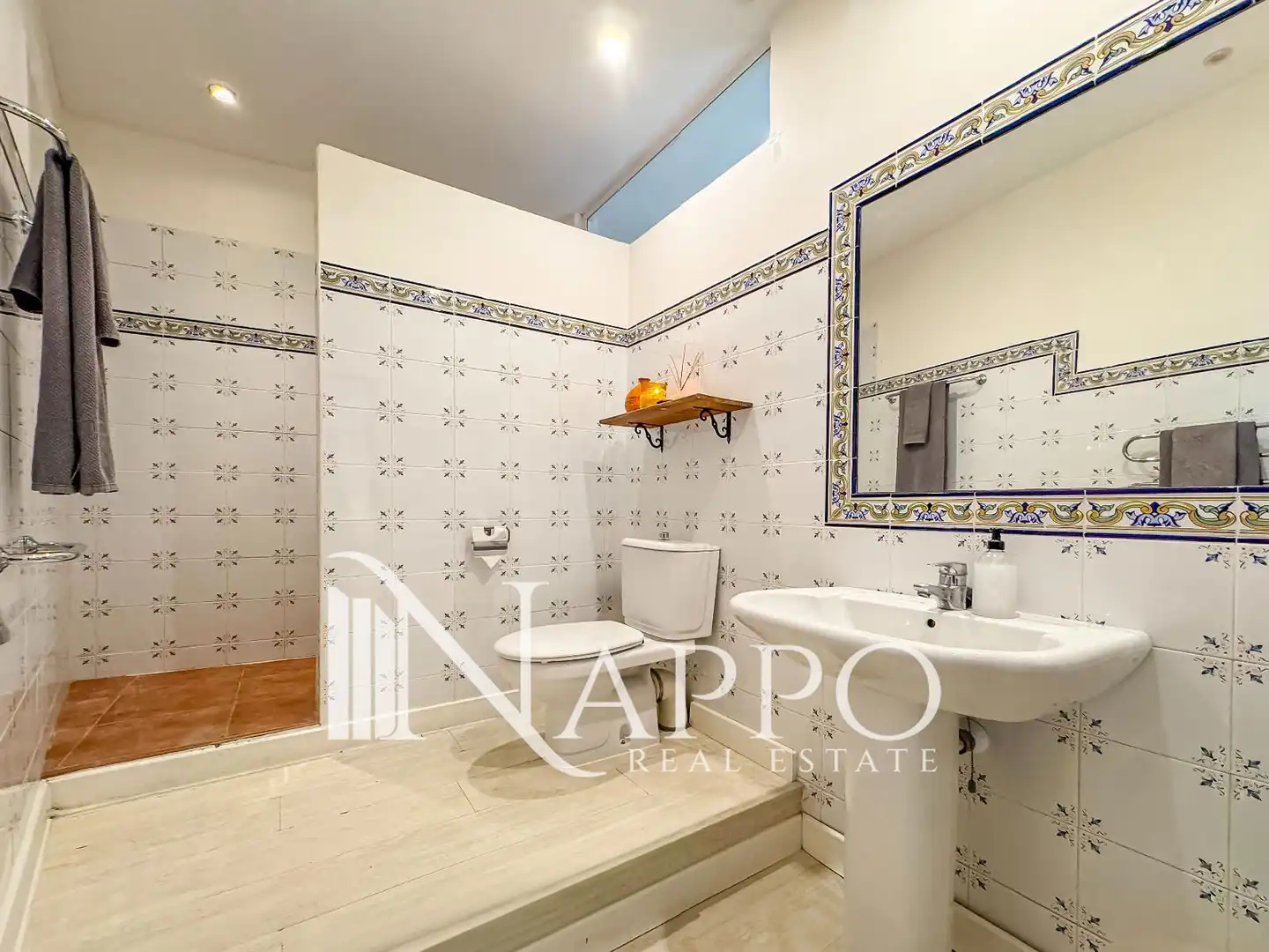Baño de Piso en venta en  Palma de Mallorca con Aire acondicionado