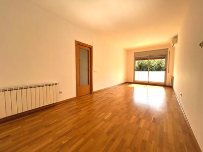 Living room of Flat for sale in Canovelles  with Air Conditioner and Balcony