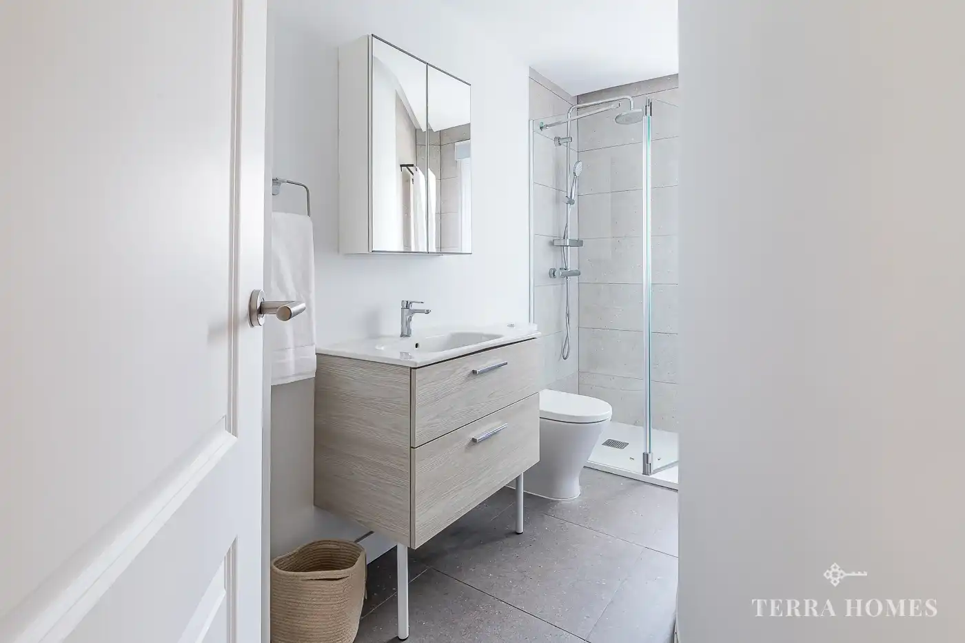 Bany de Apartament en venda en Madrid amb Aire condicionat i Moblat