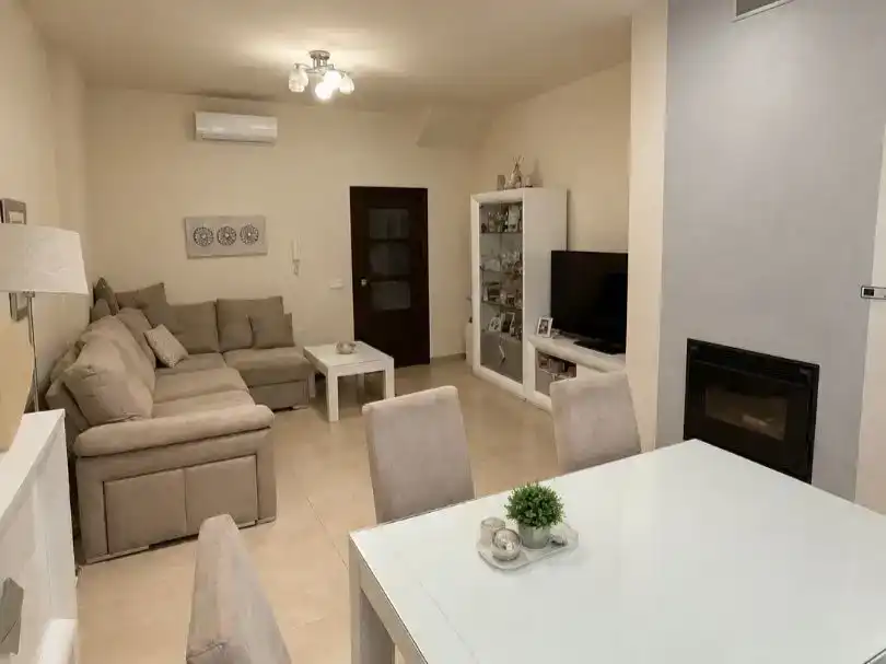 Sala de estar de Casa adosada en venta en Fernán-Núñez, Córdoba