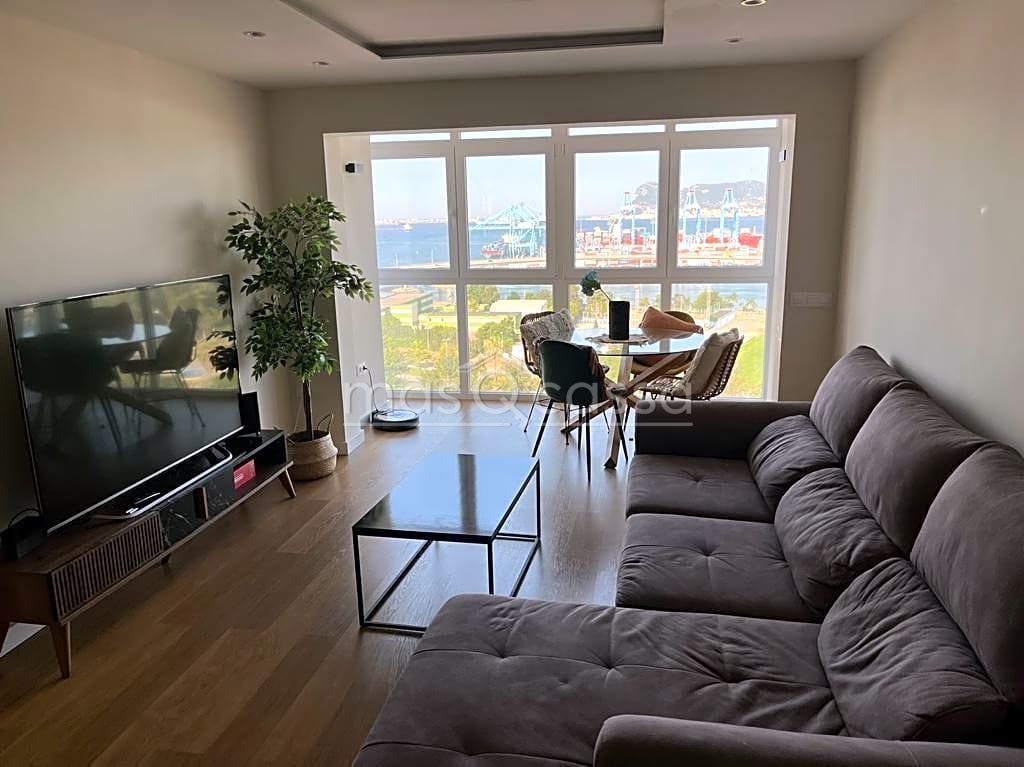 Living room of Flat for sale in Algeciras  with Parquet flooring and Furnished