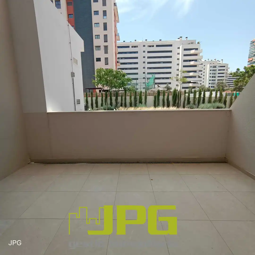 Piso en venta en Calle Violoncellista Vicente Perello, 1, PAU 5