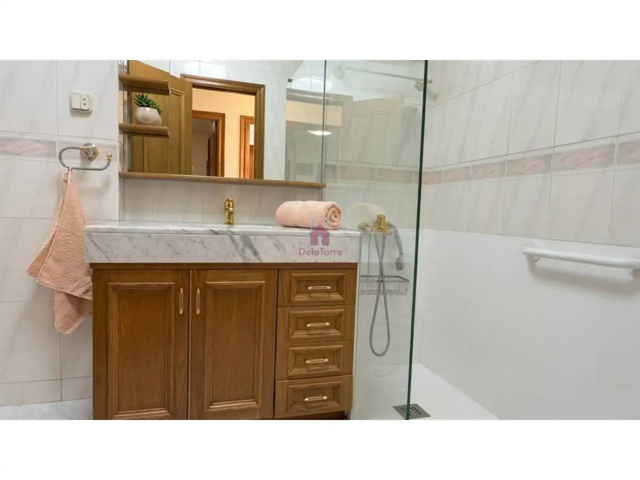 Badezimmer von Wohnung zum Verkauf in Terrassa mit Klimaanlage, Heizung und Balkon