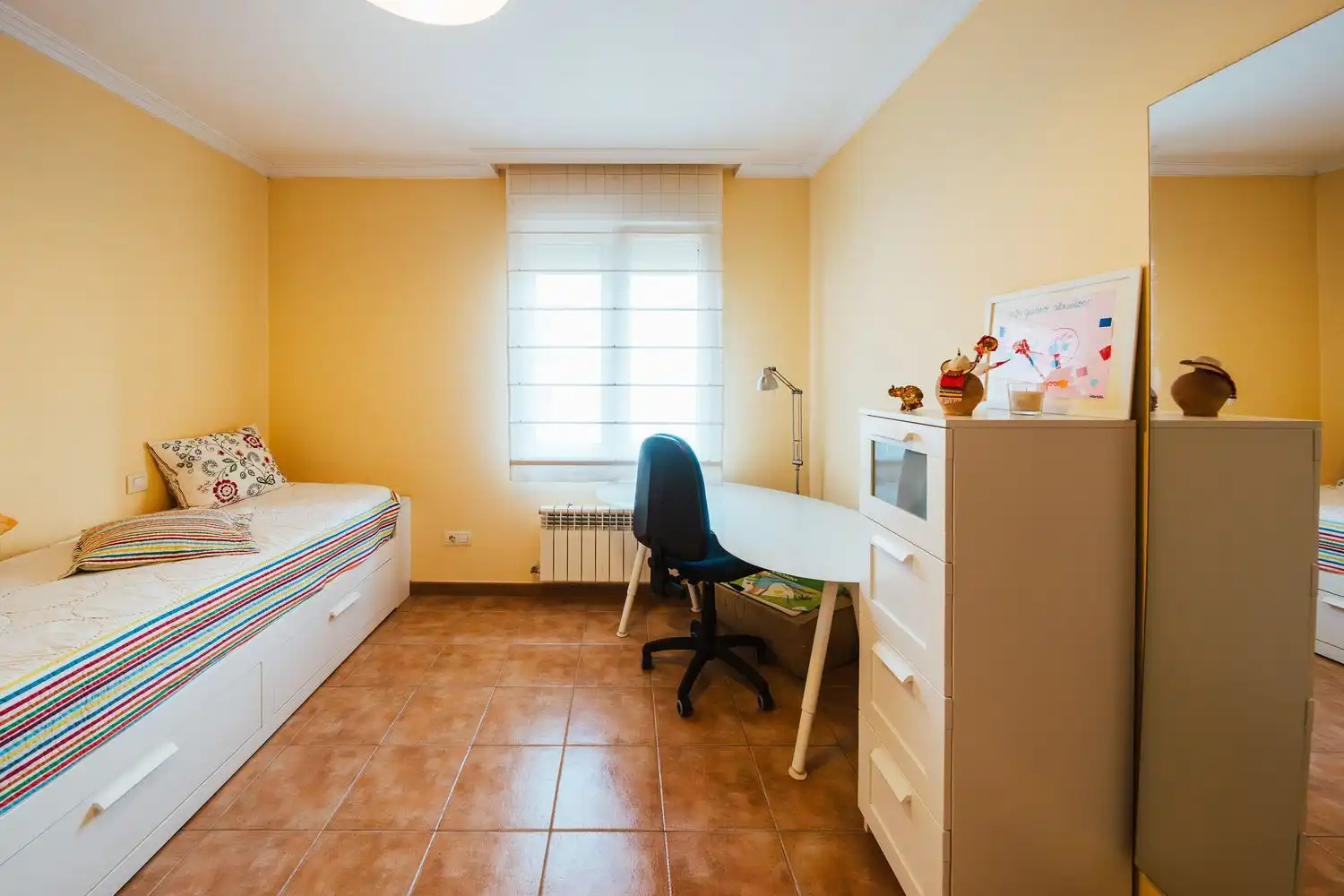 Schlafzimmer von Country house zum Verkauf in Muskiz mit Privatgarten, Terrasse und Balkon