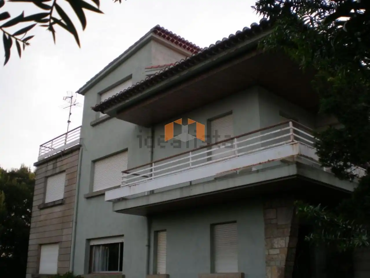 Vista exterior de Casa o chalet en venta en Vigo  con Calefacción, Jardín privado y Parquet