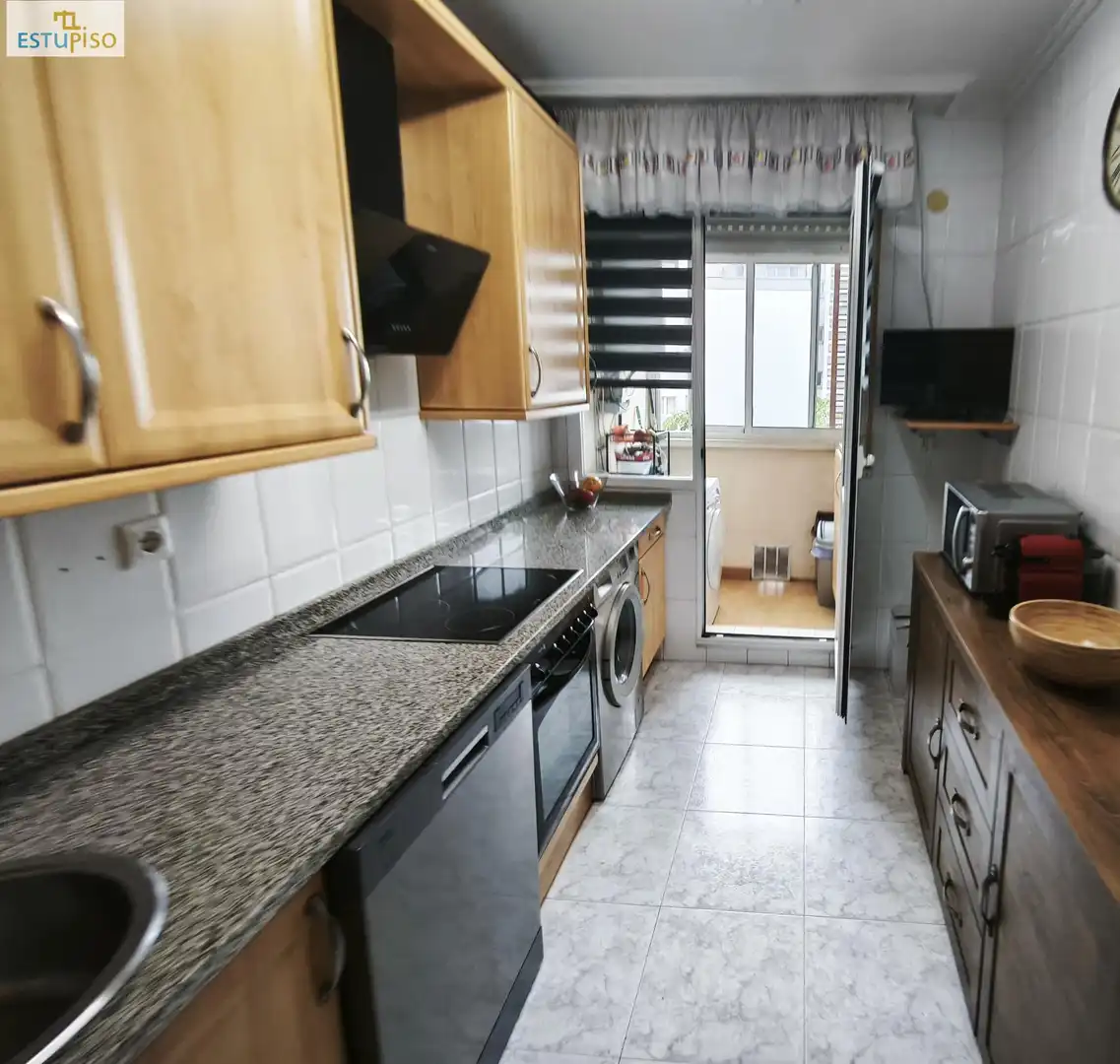 Küche von Wohnung zum Verkauf in Vitoria - Gasteiz mit Heizung, Abstellraum und Möbliert