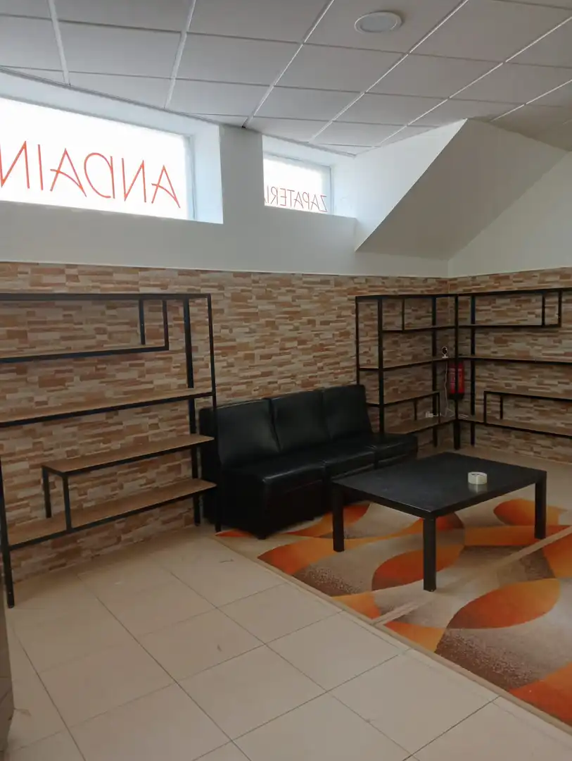 Commercial properties for rent in Avenida Santiago, 17, Negreira