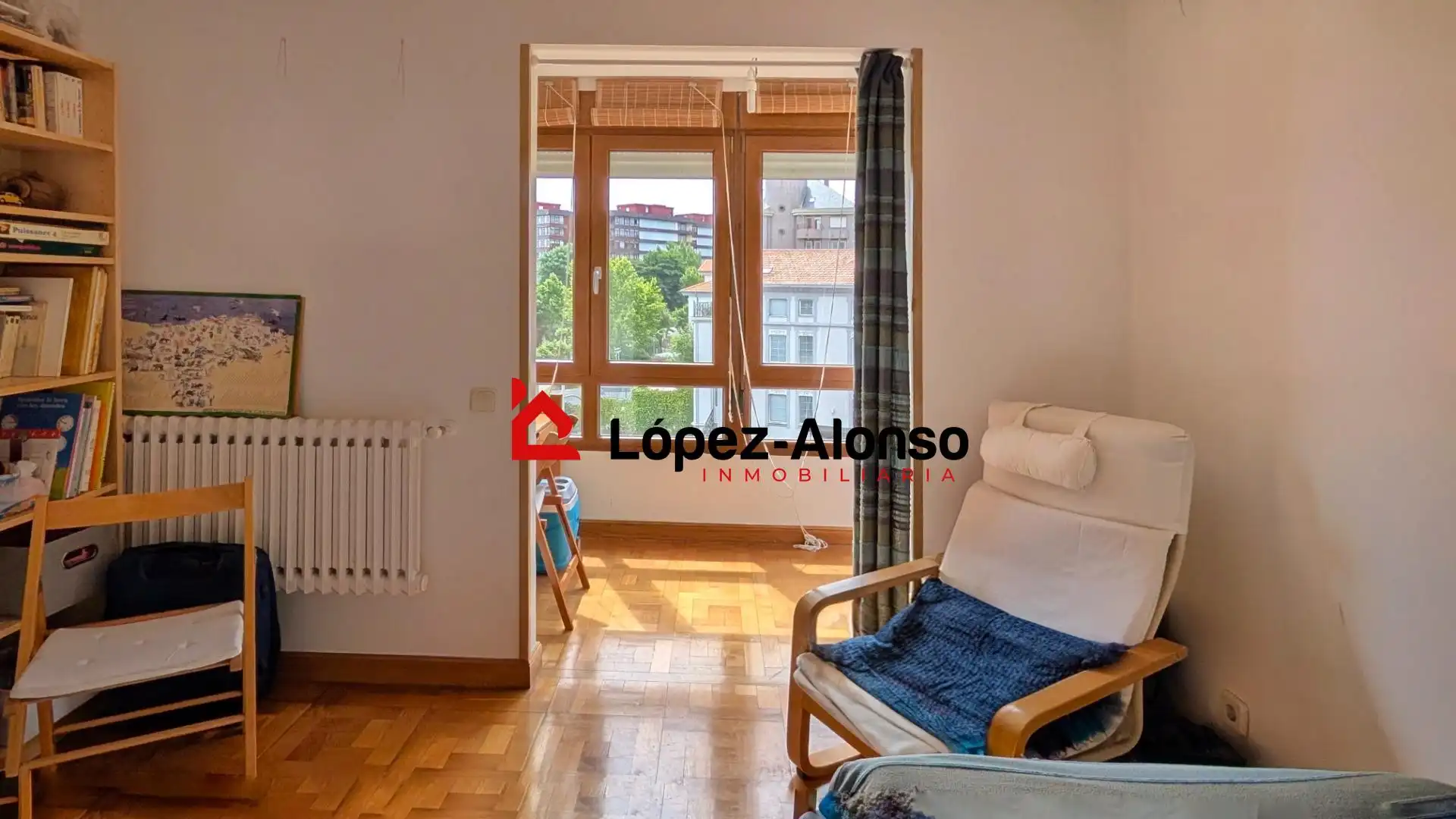 Living room of Flat for sale in Santander  with Heating and Storage room
