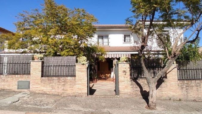 Exterior view of House or chalet for sale in  Córdoba Capital  with Heating, Private garden and Terrace