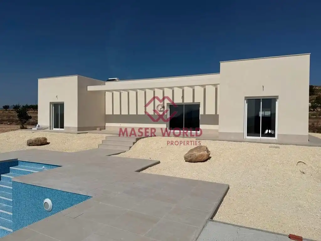 Villa mit Pool zum Verkauf in El Pinós / Pinoso, imagen 3