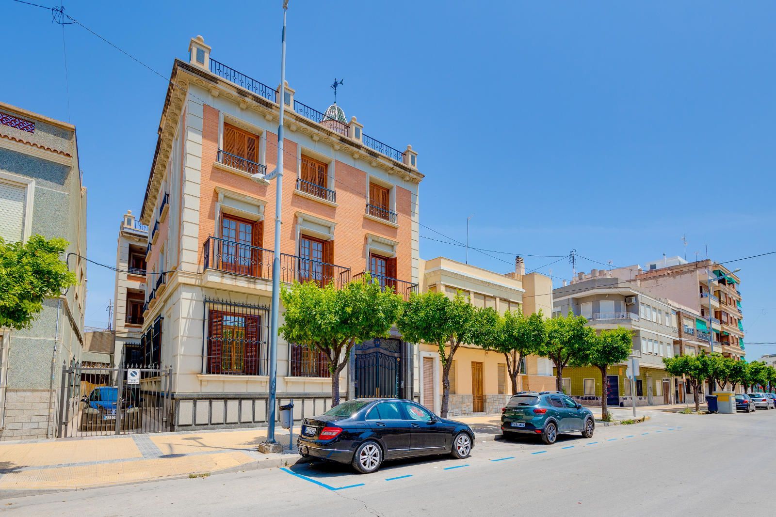 Vista exterior de Casa o xalet en venda en Callosa de Segura amb Aire condicionat, Calefacció i Piscina