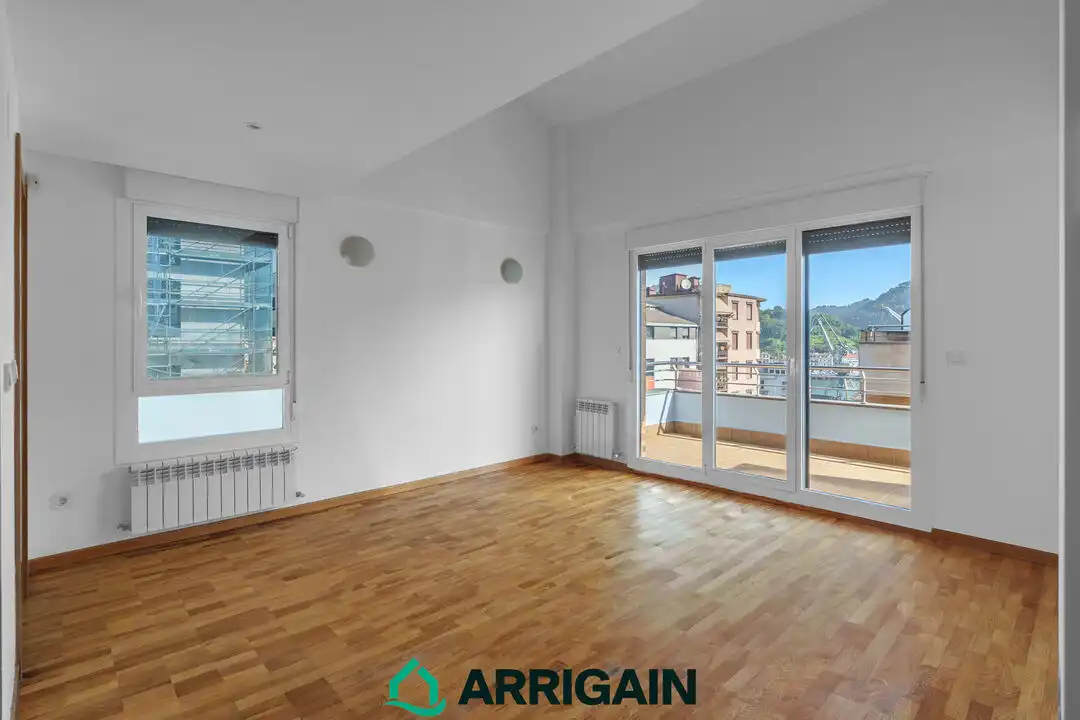 Piso en venta en Donostia - San Sebastián  con Calefacción, Terraza y Alarma