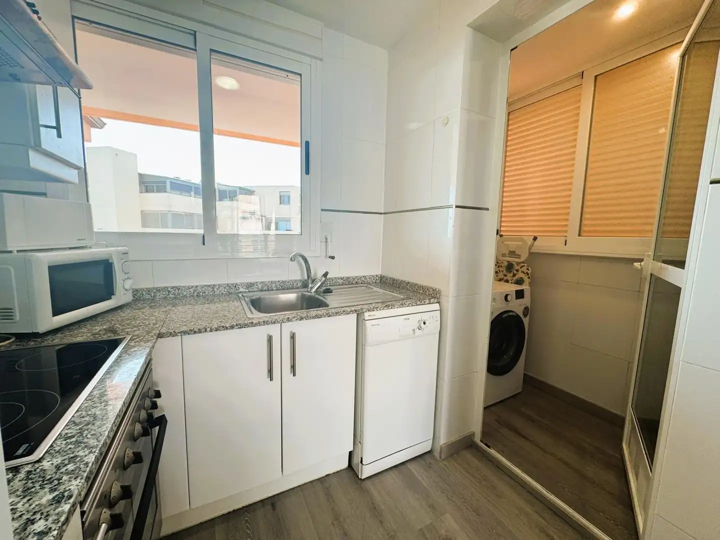 Cuina de Apartament en venda en Dénia amb Aire condicionat, Jardí privat i Terrassa