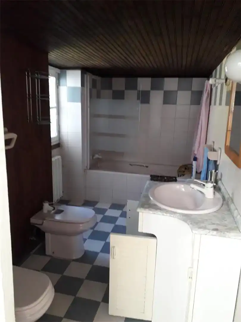Baño de Terreno en venta en Mieres (Asturias)