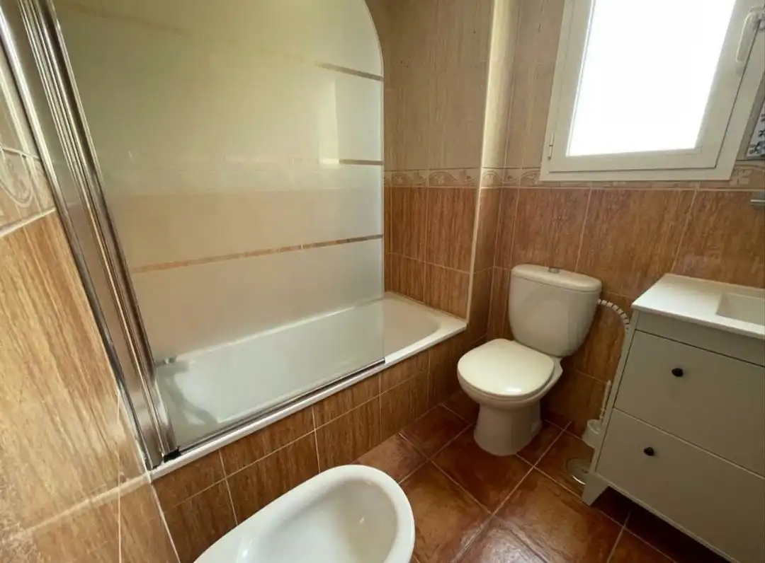 Baño de Ático de alquiler en Algeciras con Aire acondicionado