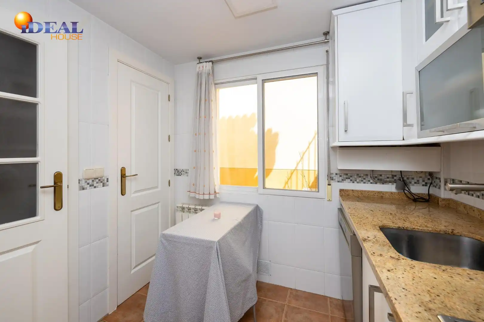 Doppelhaushälfte mit Terrasse zum Verkauf in Cenes de la Vega, imagen 15