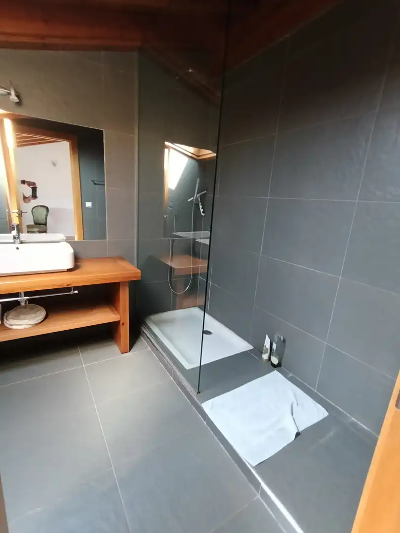 Badezimmer von Haus oder Chalet zur Miete in Molledo mit Heizung und Privatgarten