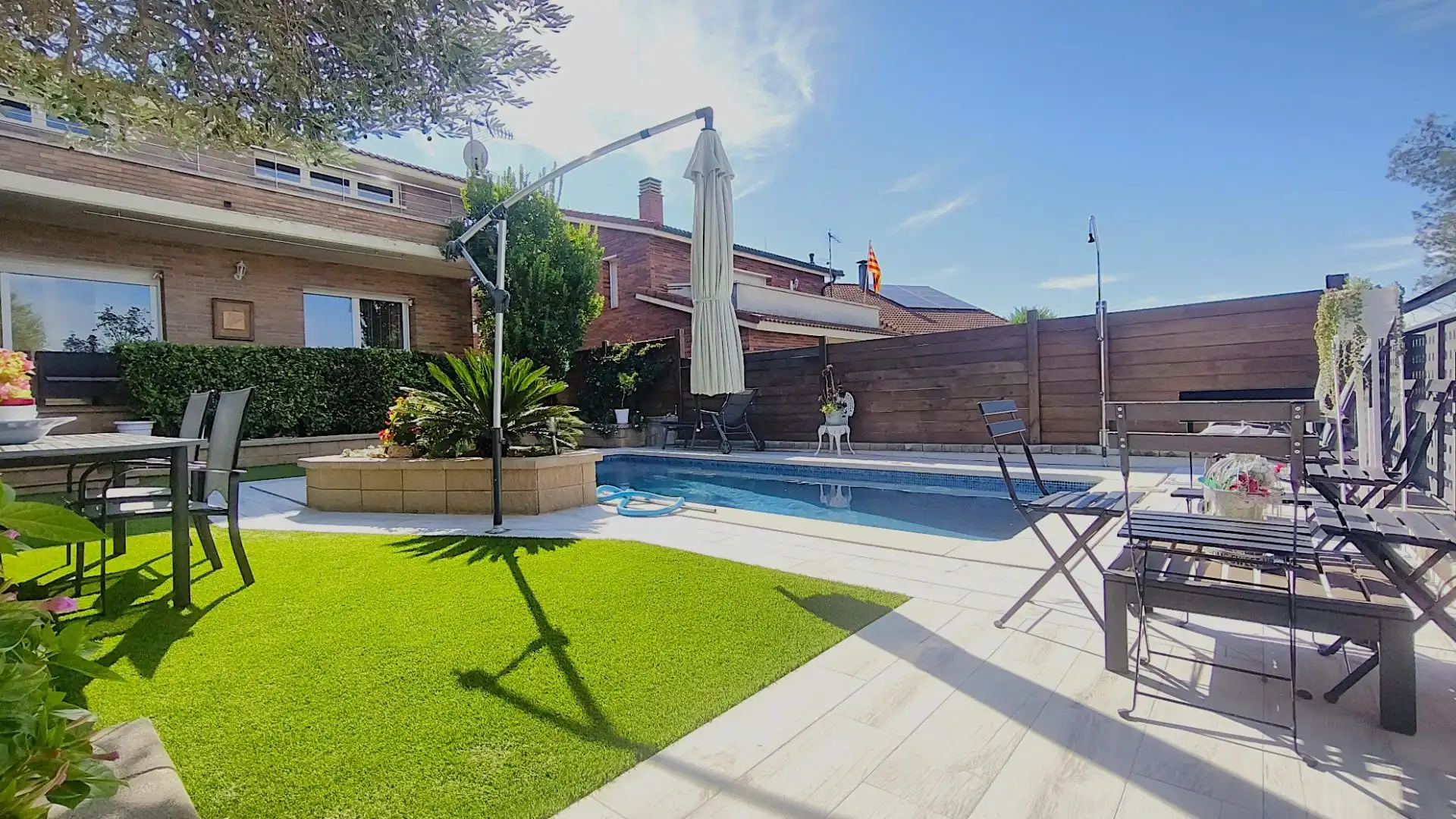 Schwimmbecken von Haus oder Chalet zum Verkauf in Sant Salvador de Guardiola mit Privatgarten, Terrasse und Schwimmbad
