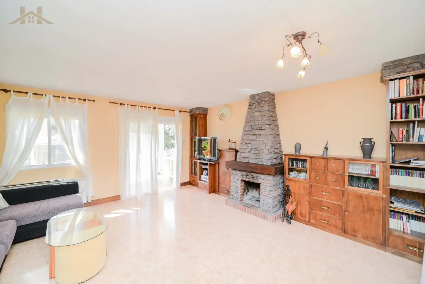 Sala de estar de Casa o chalet en venta en Villa del Prado con Aire acondicionado, Calefacción y Jardín privado